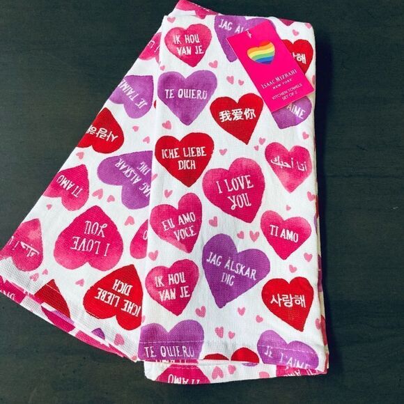 Isaac Mizrahi Valentine “Love” Language Towels - Picture 1 of 3